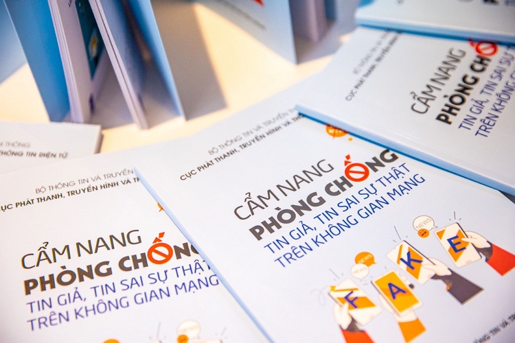 Bộ Thông tin và Truyền thông công bố “Cẩm nang phòng chống tin giả, tin sai sự thật trên không gian mạng”